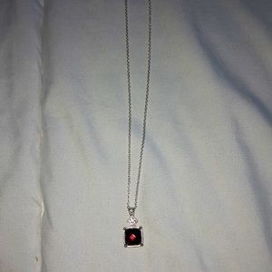 Squared shape, glass Ruby and silver necklace.
